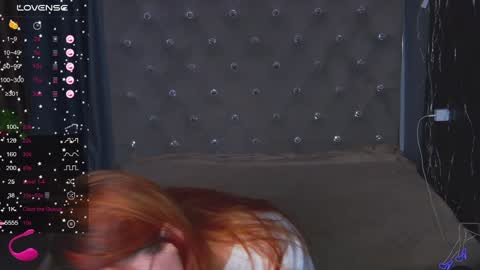 Snapshot of emilykents chatting on February 4, 7:40 am EmilyKents online show from February 4, 7:40 am