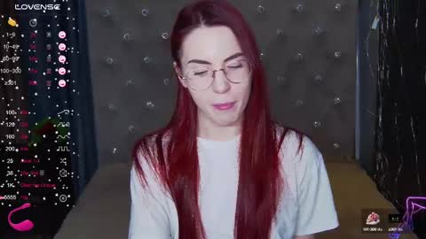 Snapshot of emilykents chatting on February 24, 4:38 am EmilyKents online show from February 24, 4:38 am