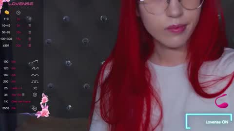 Snapshot of emilykents chatting on September 21, 12:34 am EmilyKents online show from September 21, 12:34 am