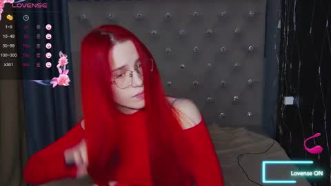 Snapshot of emilykents chatting on October 6, 1:47 am EmilyKents online show from October 6, 1:47 am