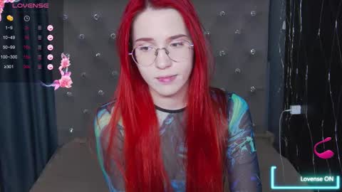 Snapshot of emilykents chatting on October 9, 2:31 am EmilyKents online show from October 9, 2:31 am