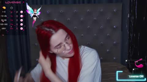 Snapshot of emilykents chatting on October 14, 1:28 am EmilyKents online show from October 14, 1:28 am