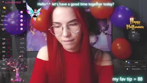 Snapshot of emilykents chatting on October 16, 2:23 am EmilyKents online show from October 16, 2:23 am