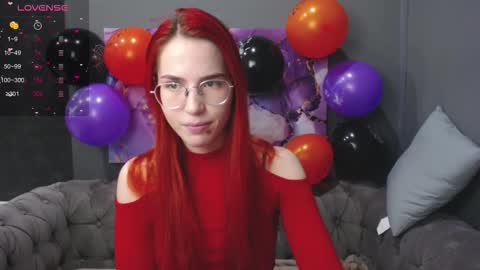 Snapshot of emilykents chatting on October 23, 2:00 am EmilyKents online show from October 23, 2:00 am