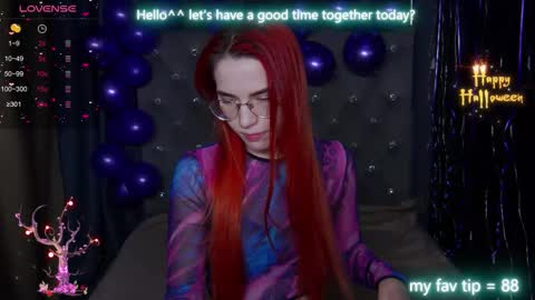 Snapshot of emilykents chatting on November 3, 1:40 am EmilyKents online show from November 3, 1:40 am