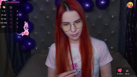 Snapshot of emilykents chatting on November 13, 1:15 am EmilyKents online show from November 13, 1:15 am