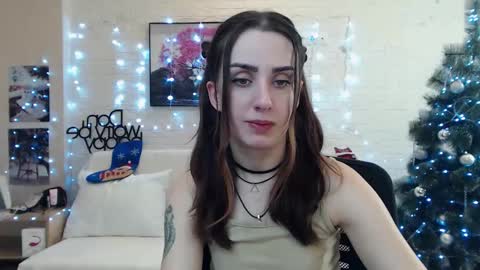 Emyli online show from December 22, 9:09 pm