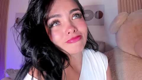 Snapshot of emilylittle_ chatting on December 4, 12:42 am EMILY online show from December 4, 12:42 am