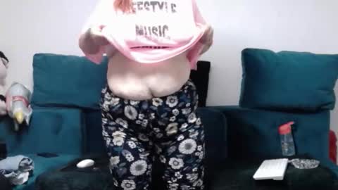 Snapshot of emilymaze chatting on June 9, 8:31 pm Emily online show from June 9, 8:31 pm