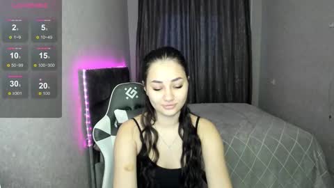 emilymoan19 online show from January 17, 10:53 am