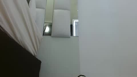 Snapshot of emilymonrro chatting on January 28, 10:34 pm emily monrro online show from January 28, 10:34 pm