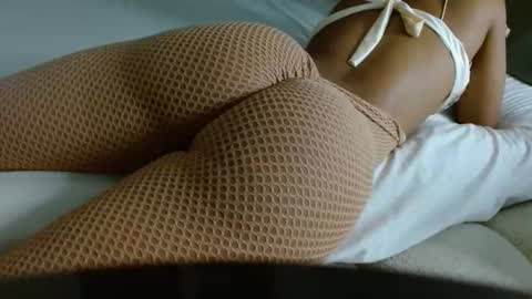 Snapshot of emilymonrro chatting on November 16, 2:39 am emily monrro online show from November 16, 2:39 am