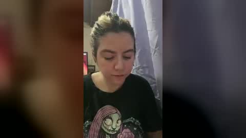 Snapshot of emilyokay chatting on July 17, 7:52 pm Emily babe online show from July 17, 7:52 pm