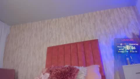 Snapshot of emilyparker__ chatting on September 30, 11:32 pm My IG - EmilyParker   online show from September 30, 11:32 pm