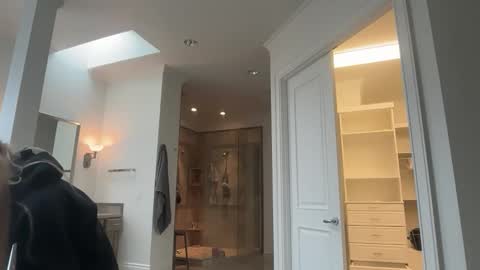 emilyparkerrr online show from February 20, 8:09 pm