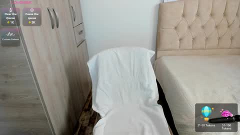 Emily online show from March 7, 7:49 pm