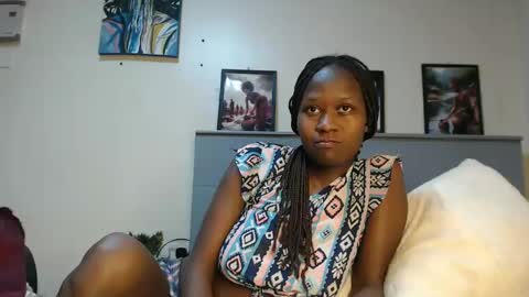 Snapshot of emilyposha chatting on January 26, 3:06 am Emilly online show from January 26, 3:06 am