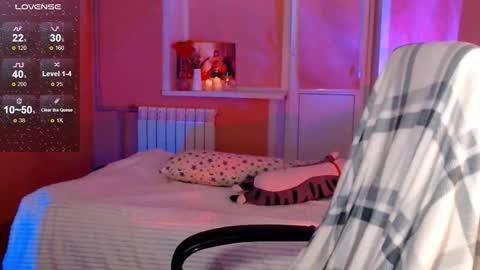 Emily  Emi online show from October 28, 4:20 pm