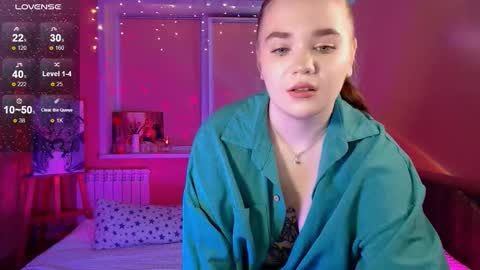 Emily  Emi online show from November 14, 3:00 pm