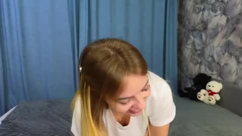 Emily Robbie online show from January 9, 5:00 pm