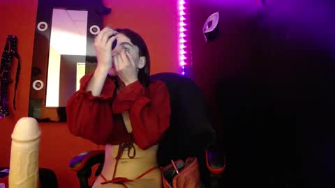 Snapshot of emilyrose_11 chatting on October 11, 4:16 pm Emily online show from October 11, 4:16 pm
