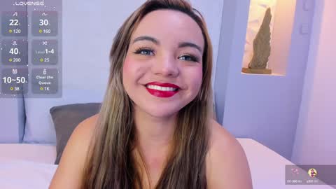 Snapshot of emilyrouss_ chatting on January 8, 7:24 pm EMILY online show from January 8, 7:24 pm