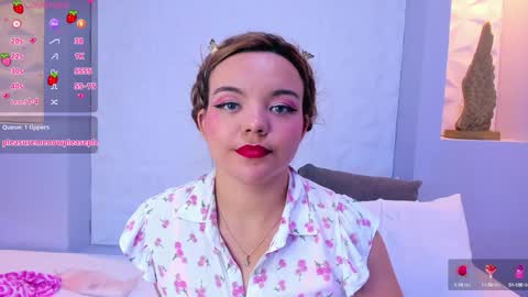 Snapshot of emilyrouss_ chatting on January 16, 12:02 am EMILY online show from January 16, 12:02 am