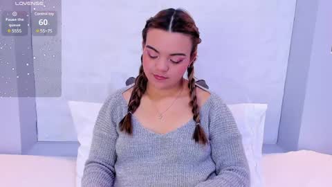 Snapshot of emilyrouss_ chatting on January 21, 7:28 pm EMILY online show from January 21, 7:28 pm