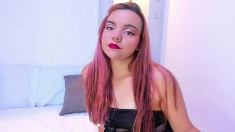 Snapshot of emilyrouss_ chatting on March 3, 7:06 pm EMILY online show from March 3, 7:06 pm
