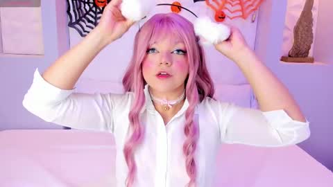 Snapshot of emilyrouss_ chatting on October 17, 7:16 pm EMILY online show from October 17, 7:16 pm