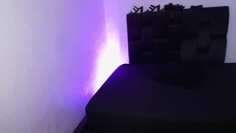 Snapshot of emilysavvato chatting on December 24, 12:00 am Emily online show from December 24, 12:00 am