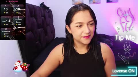 Snapshot of emilysavvato chatting on February 3, 12:03 pm Emily online show from February 3, 12:03 pm