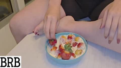 Summer 3 online show from November 17, 2:12 pm