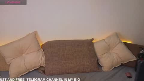 Snapshot of emilytrays chatting on December 7, 2:42 am Emily wish-list  online show from December 7, 2:42 am