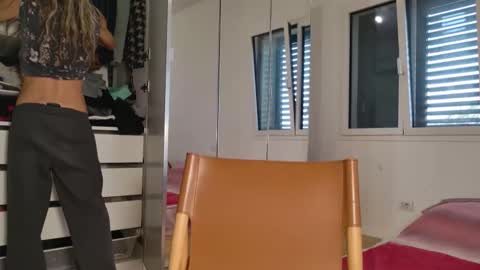 Emily ----  online show from February 5, 9:25 am