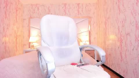 Emily  2200 - 600GMT-5 online show from July 15, 8:14 pm