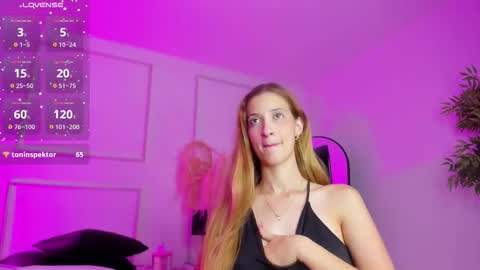 E M I L Y online show from October 18, 3:02 pm