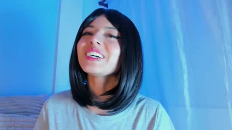 Snapshot of emilywithe_ chatting on September 29, 11:31 pm online show from September 29, 11:31 pm