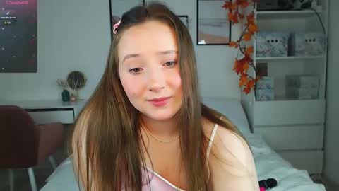 Snapshot of emilyxgrasez chatting on February 9, 9:06 pm Emily online show from February 9, 9:06 pm