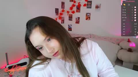 Snapshot of emilyxgrasez chatting on November 22, 2:21 am Emily online show from November 22, 2:21 am