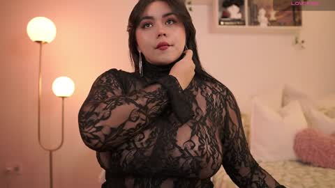 IG thickemmsss online show from January 8, 7:45 pm