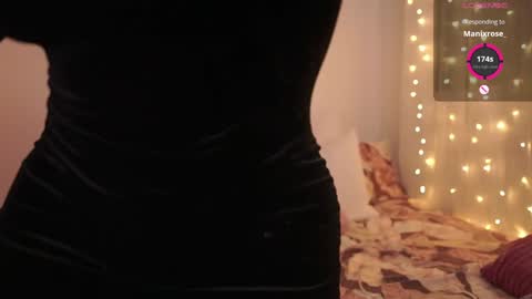 IG thickemmsss online show from February 6, 10:43 pm