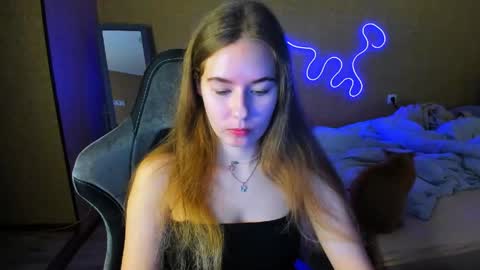Snapshot of emilyy____ chatting on May 11, 7:11 pm Emily online show from May 11, 7:11 pm