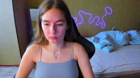 Snapshot of emilyy____ chatting on May 12, 10:56 am Emily online show from May 12, 10:56 am