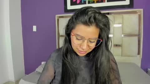 emilyy_cooperr online show from March 4, 12:11 pm