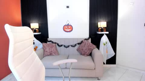 emilyy_kim online show from October 22, 10:31 pm