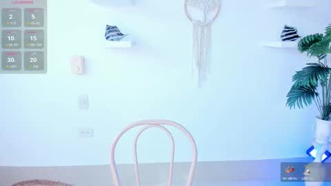 emilyy_kim online show from December 22, 7:22 pm