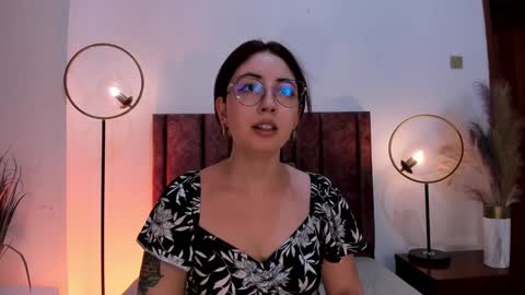 Snapshot of emilyywatson chatting on January 20, 11:35 am Emilyy Watson online show from January 20, 11:35 am