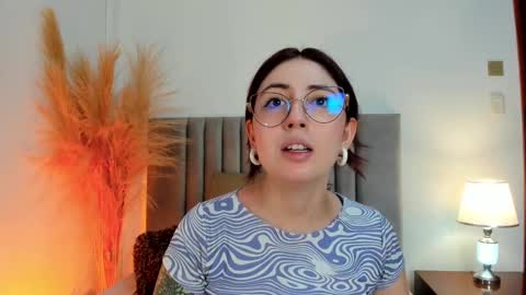 Snapshot of emilyywatson chatting on February 10, 11:36 am Emilyy Watson online show from February 10, 11:36 am