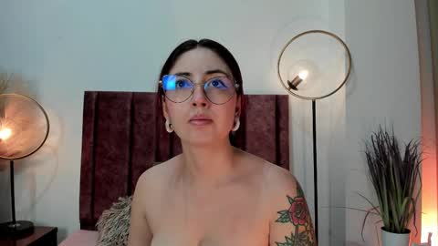 Snapshot of emilyywatson chatting on February 28, 11:36 am Emilyy Watson online show from February 28, 11:36 am